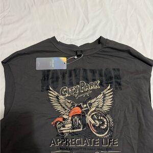 Women’s Gray Graphic T-Shirt